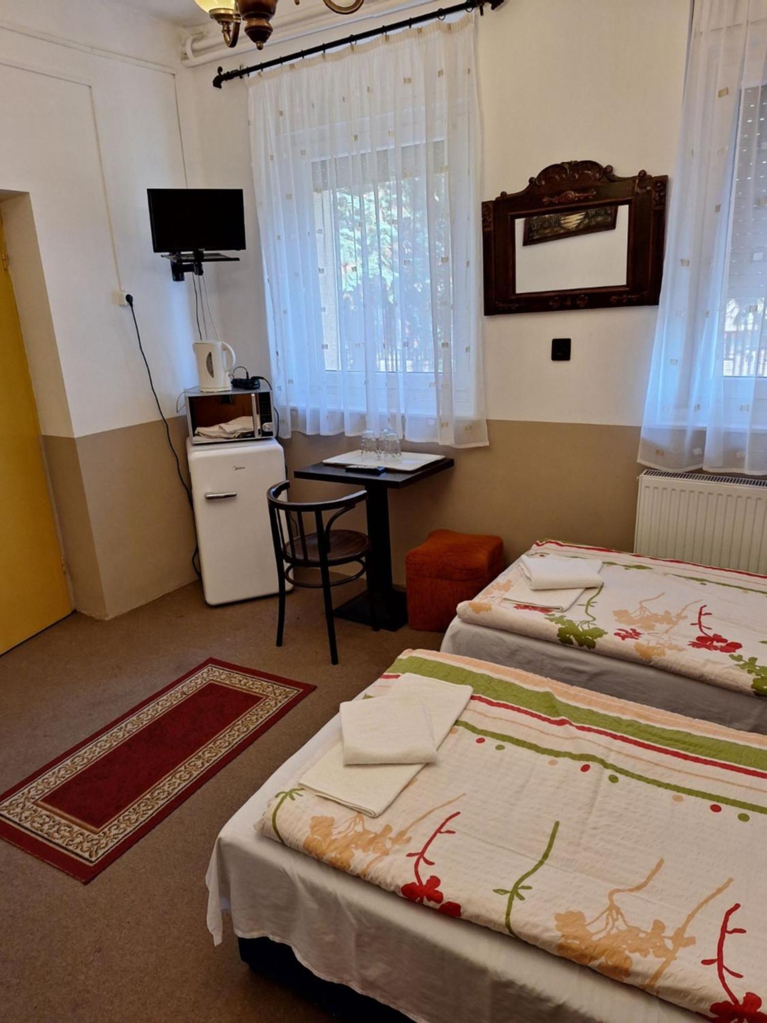 Fenyo Panzio Bed and Breakfast Mezőkövesd Buitenkant foto