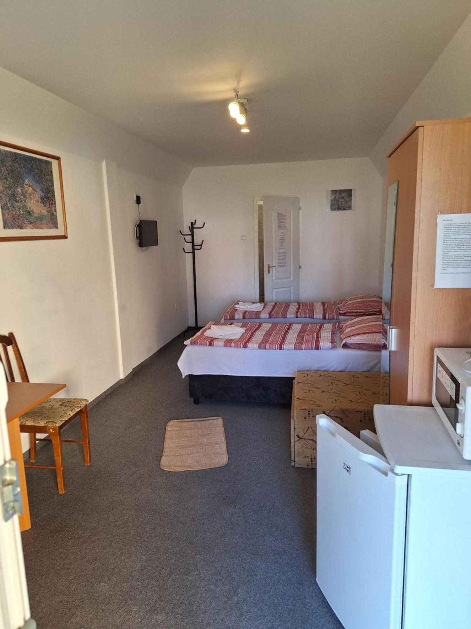 Fenyo Panzio Bed and Breakfast Mezőkövesd Buitenkant foto