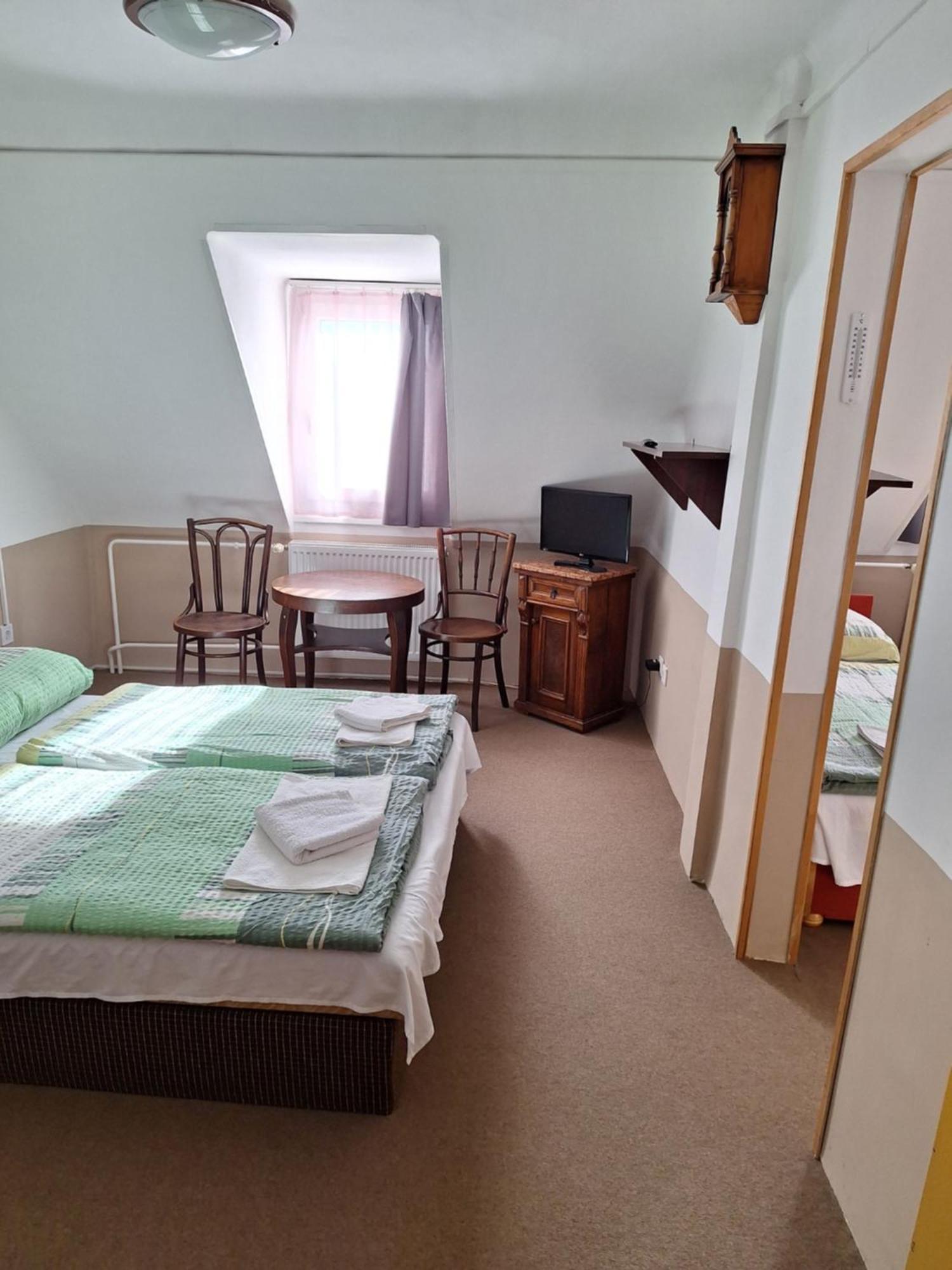 Fenyo Panzio Bed and Breakfast Mezőkövesd Buitenkant foto
