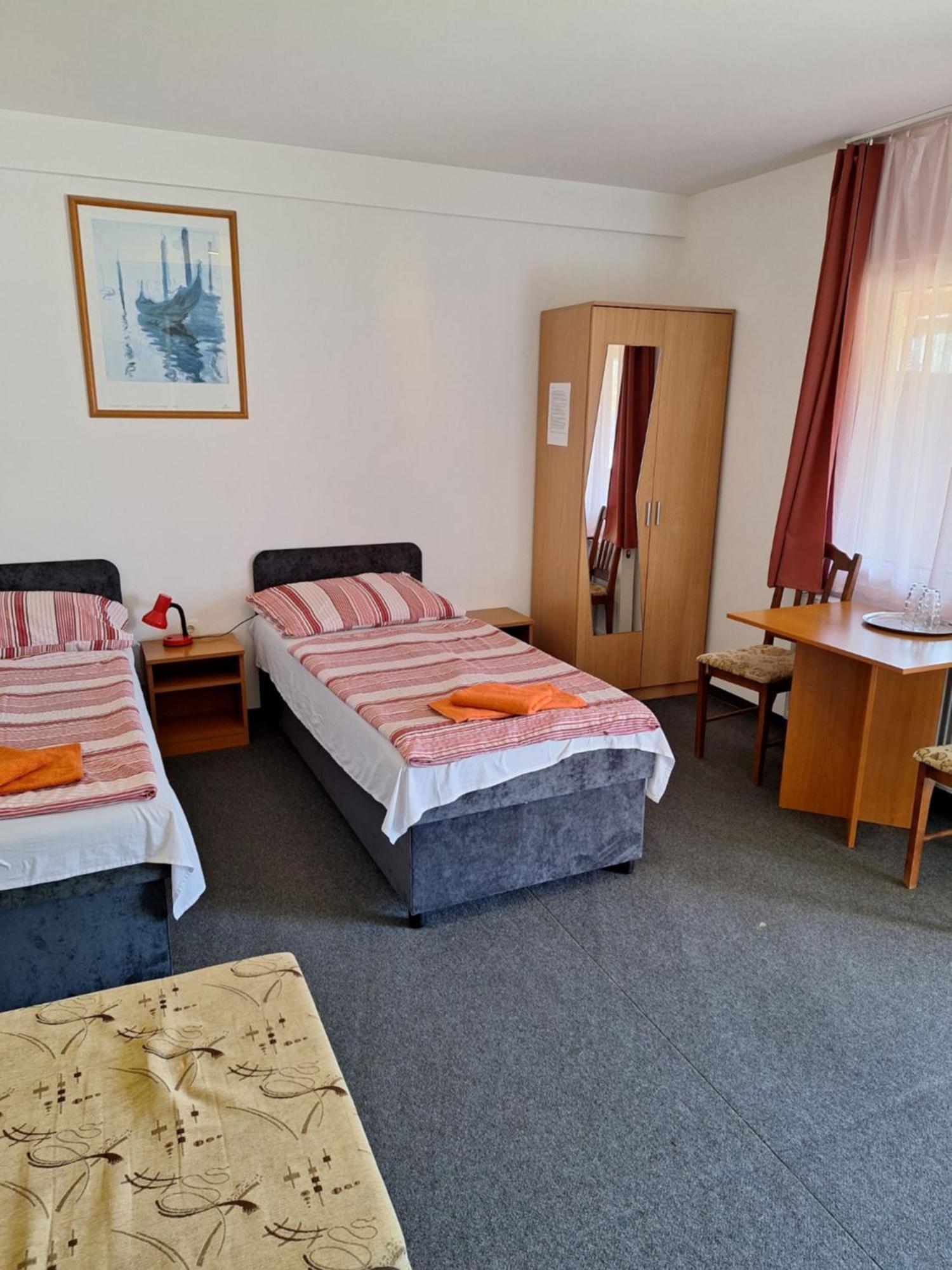 Fenyo Panzio Bed and Breakfast Mezőkövesd Buitenkant foto