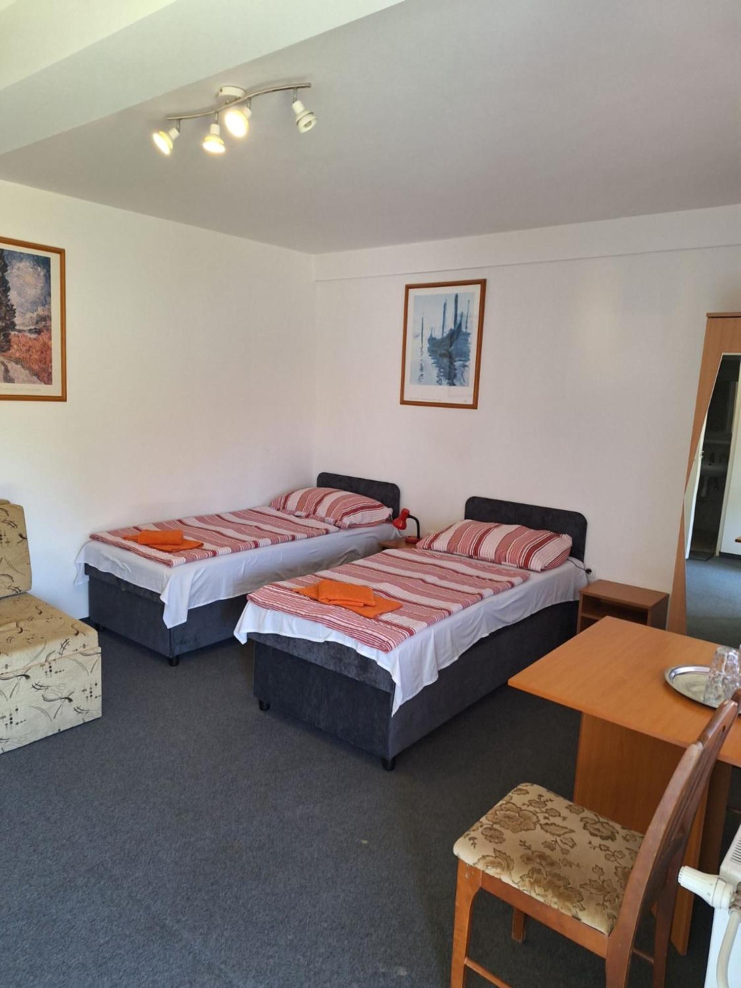 Fenyo Panzio Bed and Breakfast Mezőkövesd Buitenkant foto