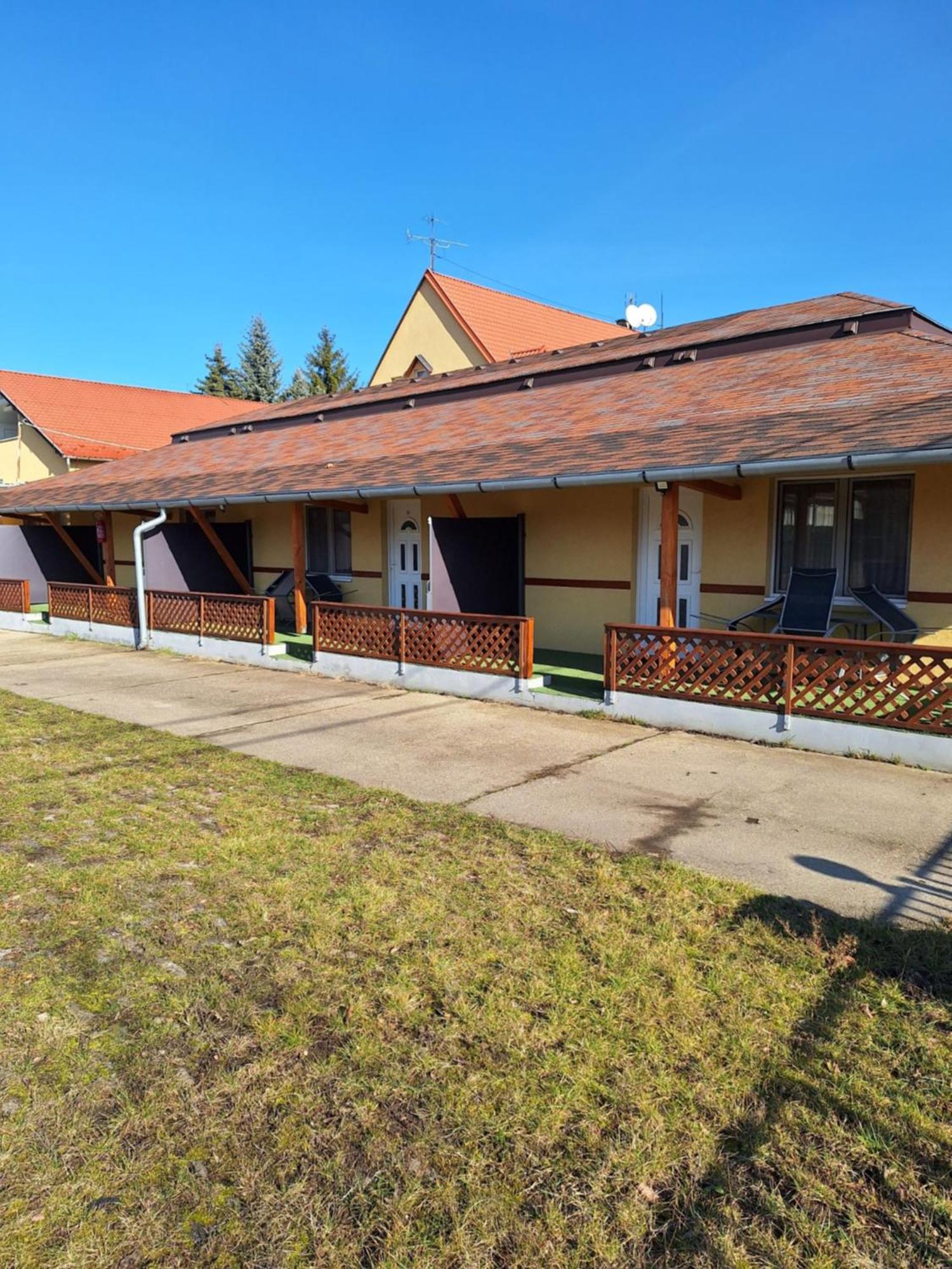Fenyo Panzio Bed and Breakfast Mezőkövesd Buitenkant foto