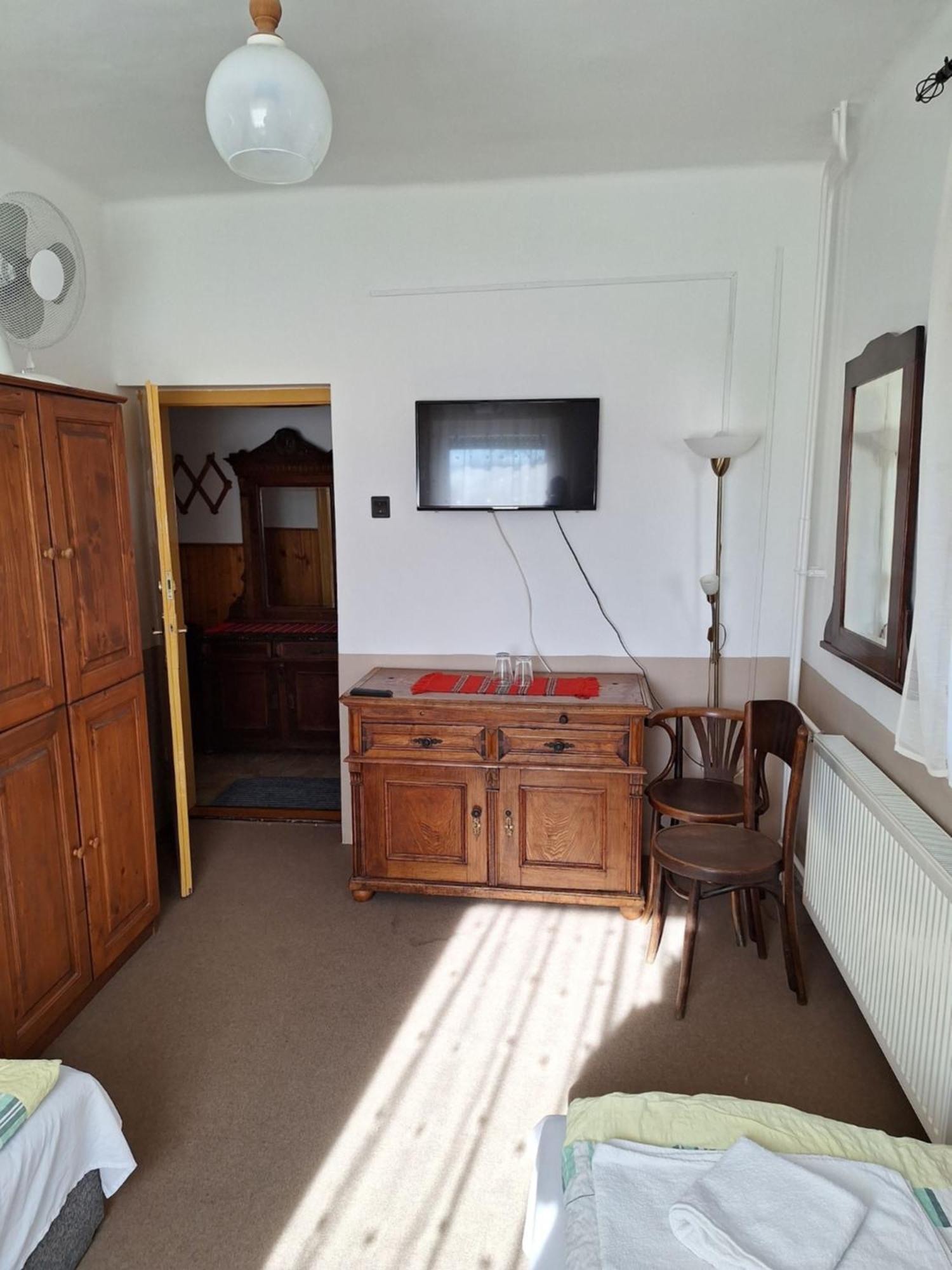 Fenyo Panzio Bed and Breakfast Mezőkövesd Buitenkant foto